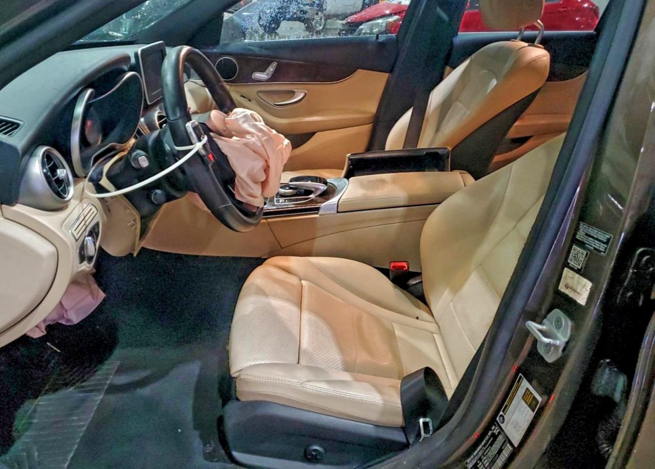 Mercedes-Benz C-Class 300 4matic Image 9