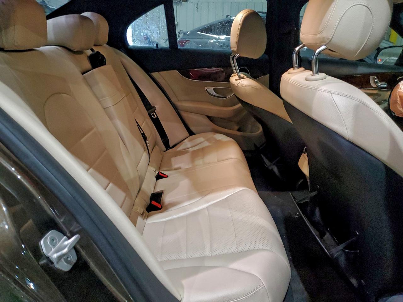 Mercedes-Benz C-Class 300 4matic Image 8