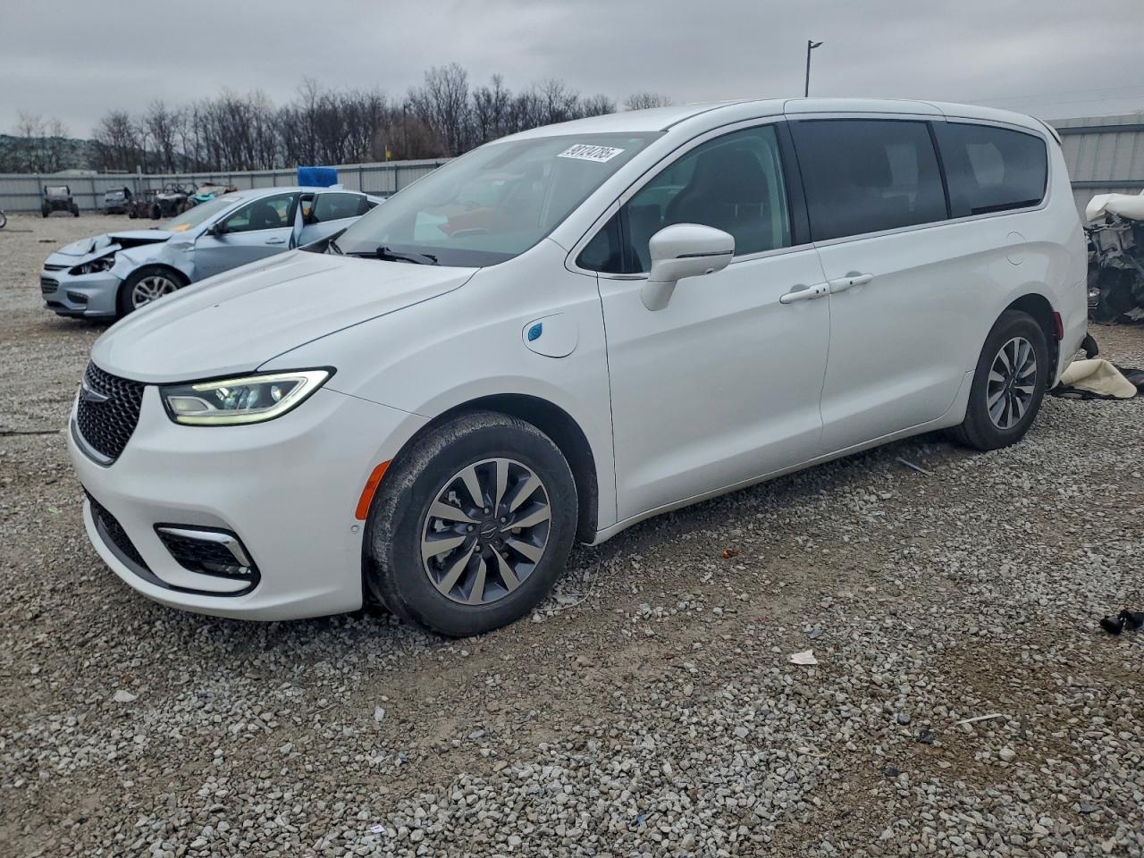 Chrysler Pacifica Hybrid Touring L Image 1