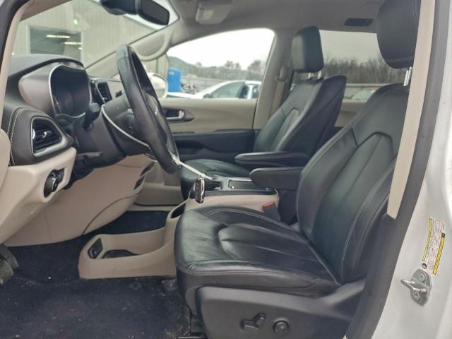 Chrysler Pacifica Hybrid Touring L Image 2