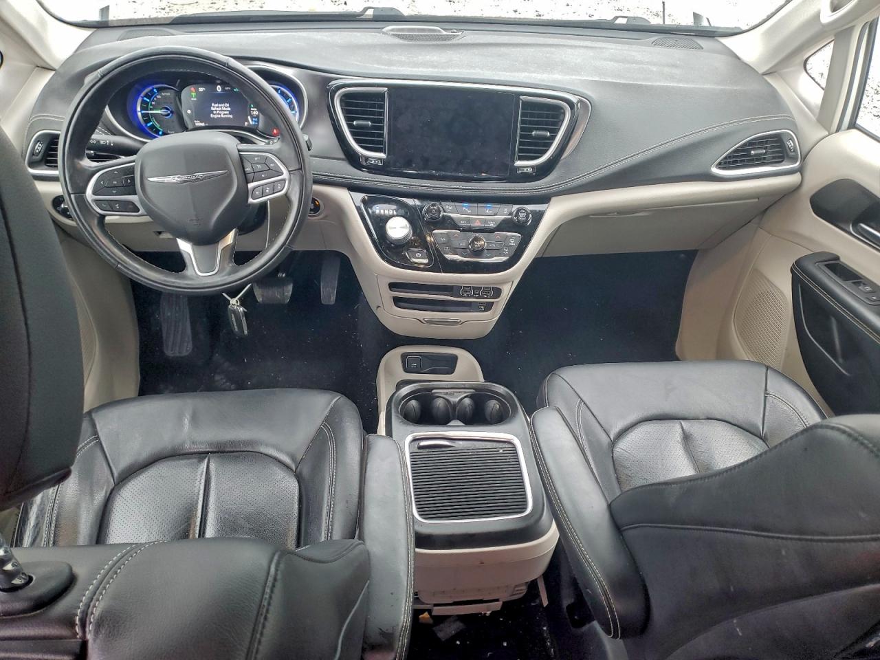 Chrysler Pacifica Hybrid Touring L Image 5